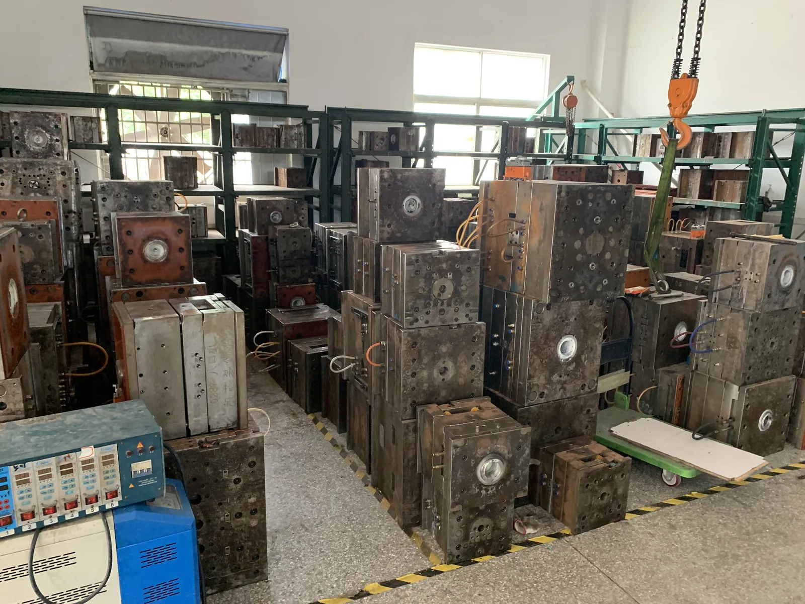 Mould storage racks