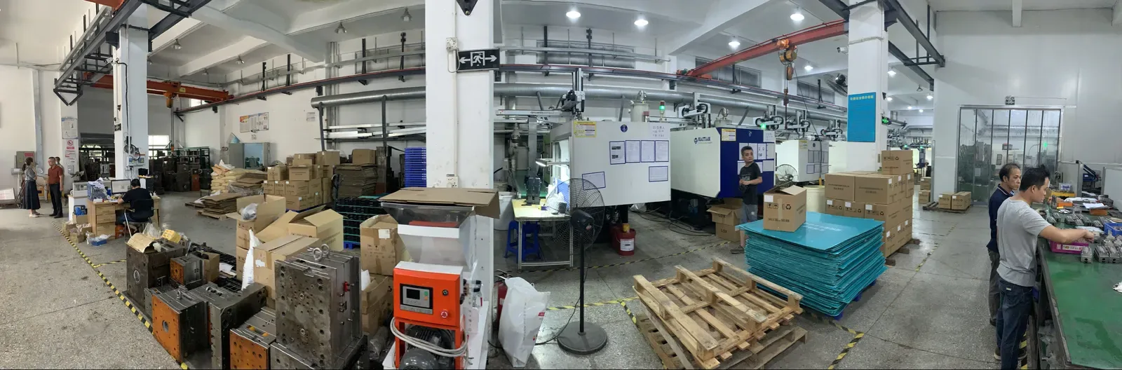 Panorama of the H&Q toolmaking and molding plant